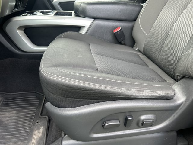 Used 2017 Nissan Titan SV RWD image 17