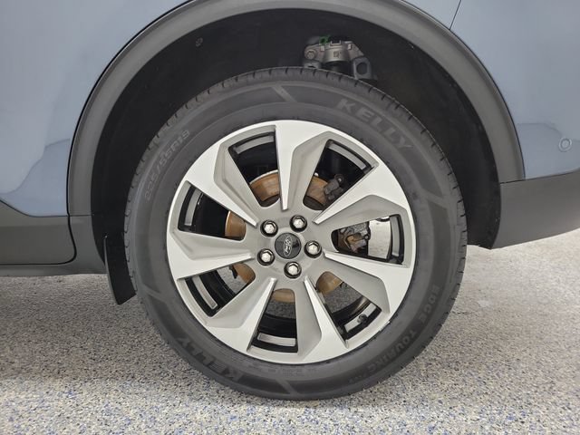 Certified 2023 Ford Escape Platinum w/ Premium Technology Package AWD/4WD image 5