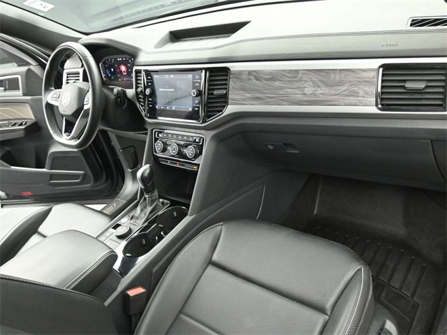 Used 2022 Volkswagen Atlas Cross Sport SE w/ Black Wheel Package image 42