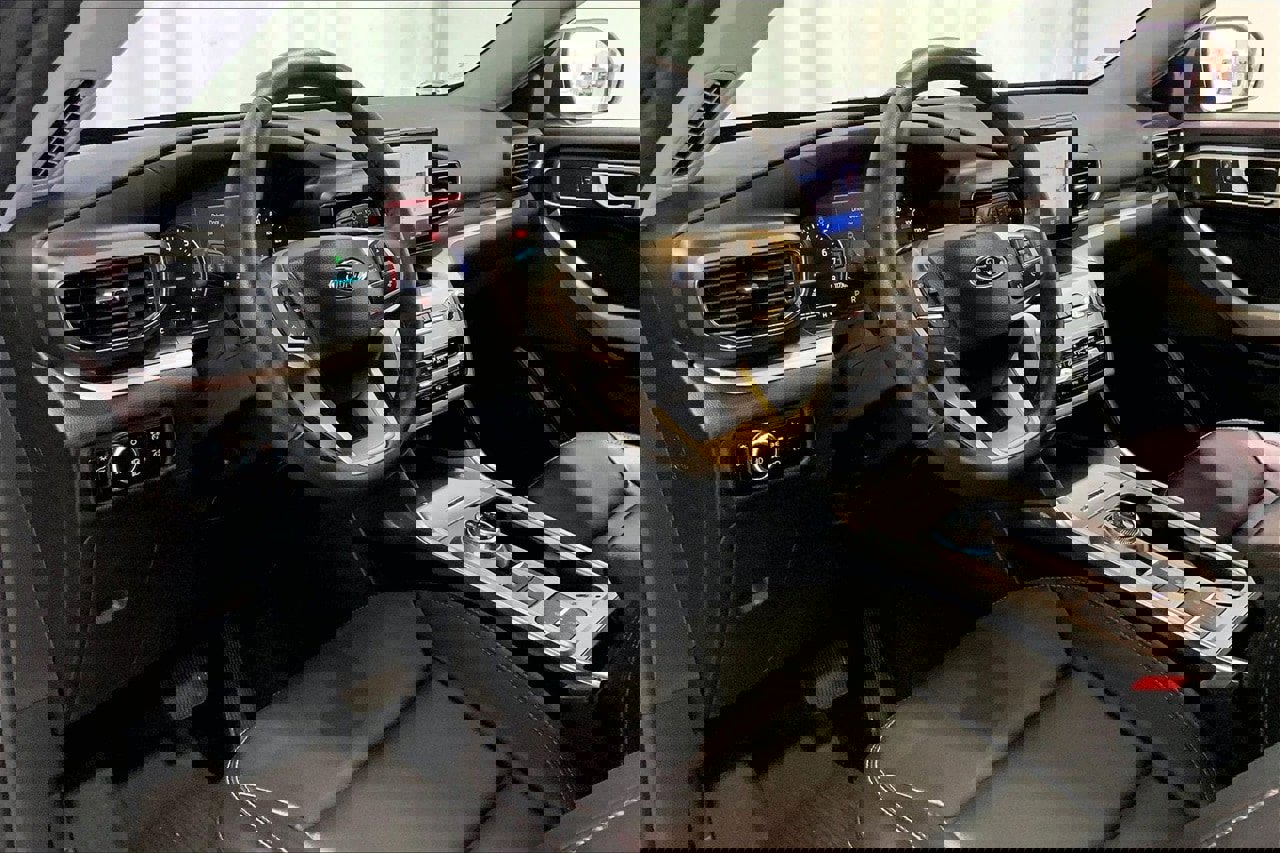 Certified 2024 Ford Explorer XLT w/ Equipment Group 202A image 14