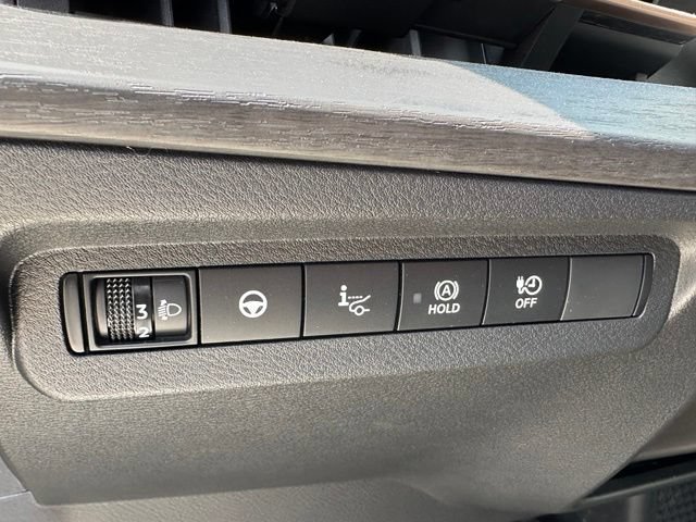 Used 2023 Nissan Ariya AWD image 16