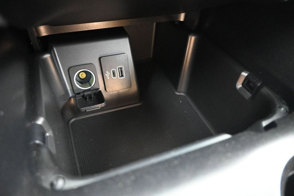 Certified 2025 Ford Explorer Active RWD image 18