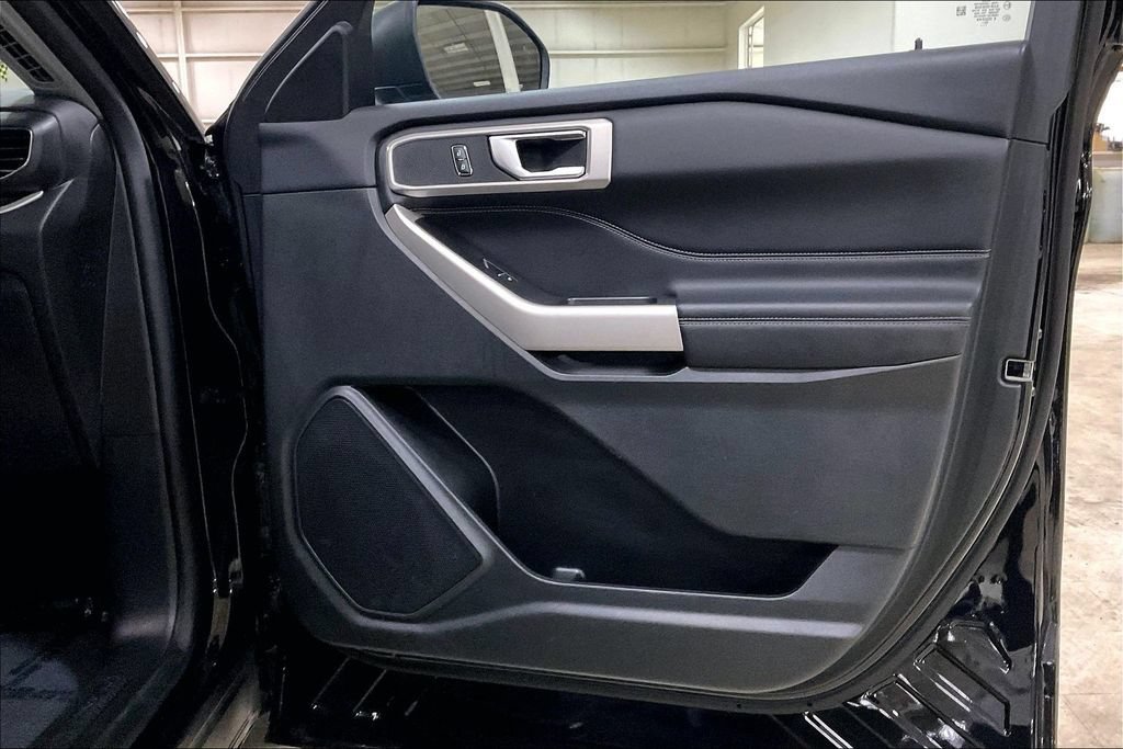 Certified 2023 Ford Explorer XLT w/ Equipment Group 202A AWD/4WD image 22