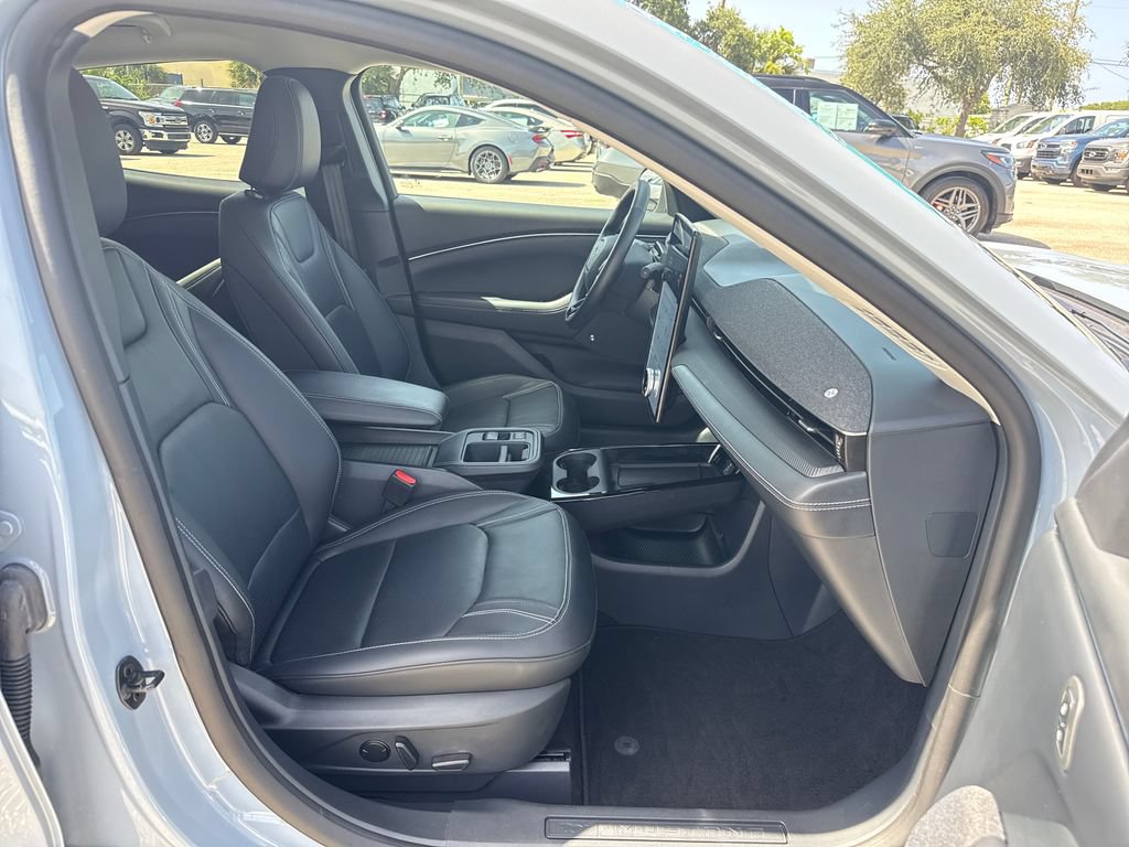 Certified 2025 Ford Mustang Mach-E Premium RWD image 28