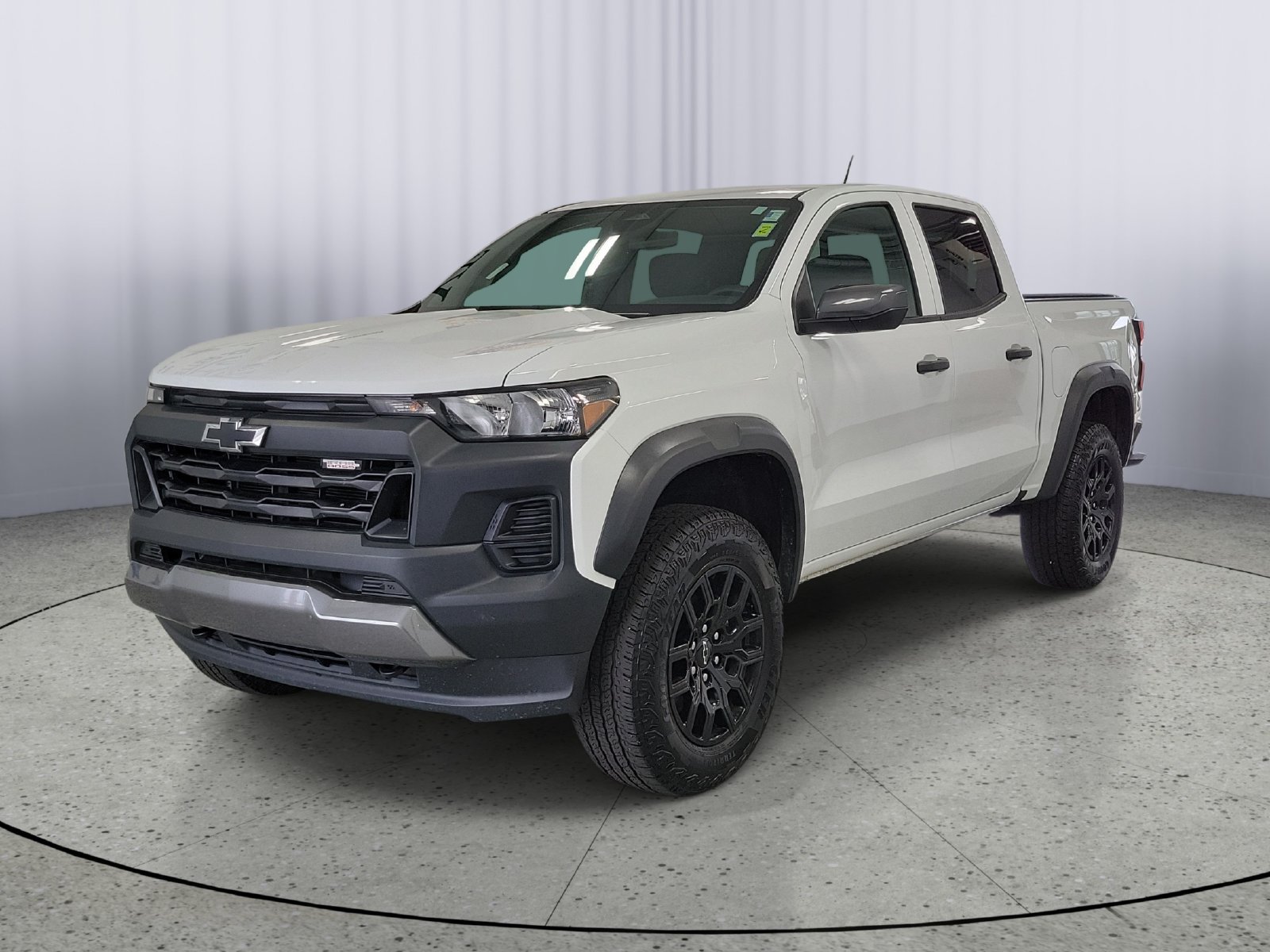 Used 2025 Chevrolet Colorado Trail Boss AWD/4WD image 4