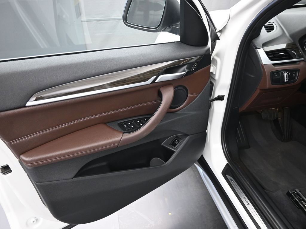 Used 2017 BMW X1 xDrive28i image 14