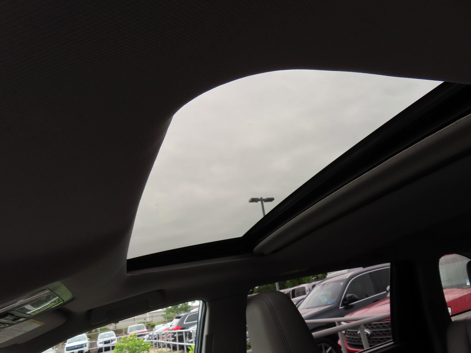 Used 2019 Toyota Highlander XLE AWD/4WD image 41