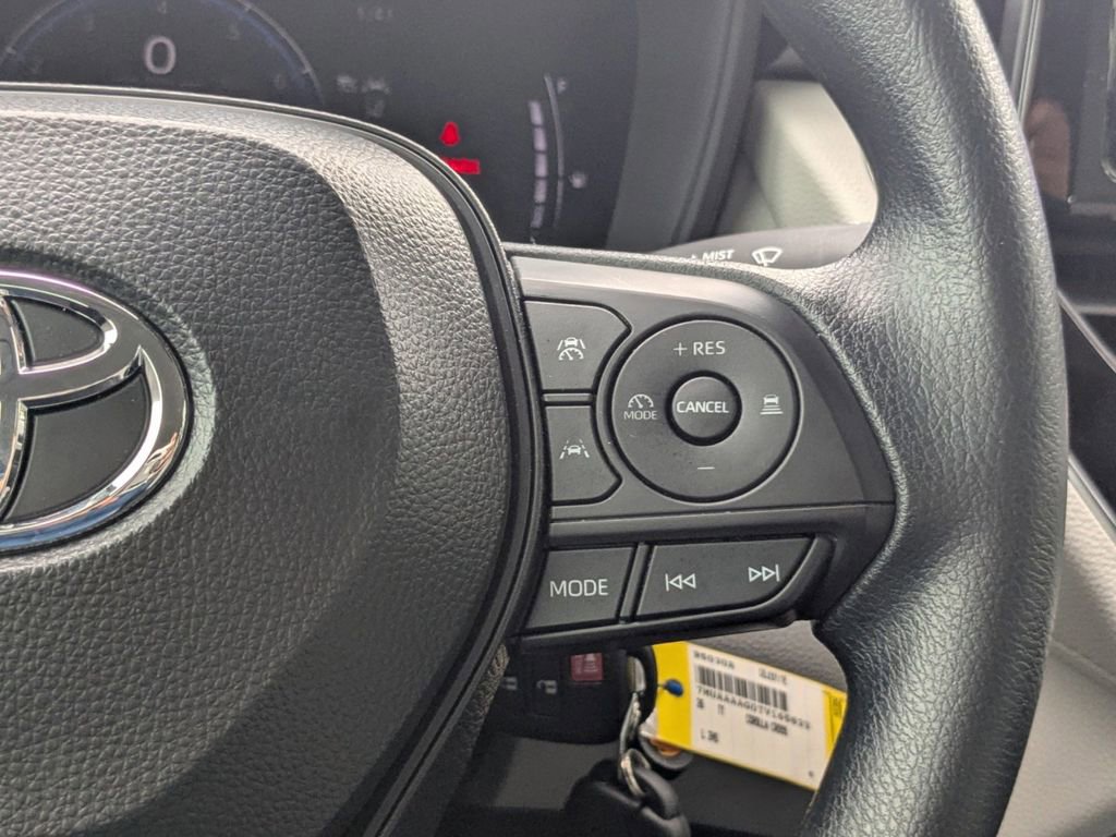 Used 2026 Toyota Corolla Cross L image 26