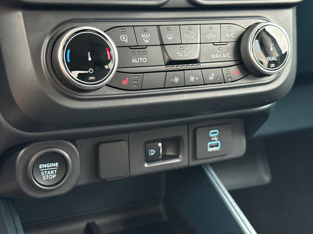 Certified 2024 Ford Maverick Lariat w/ Black Appearance Package image 23