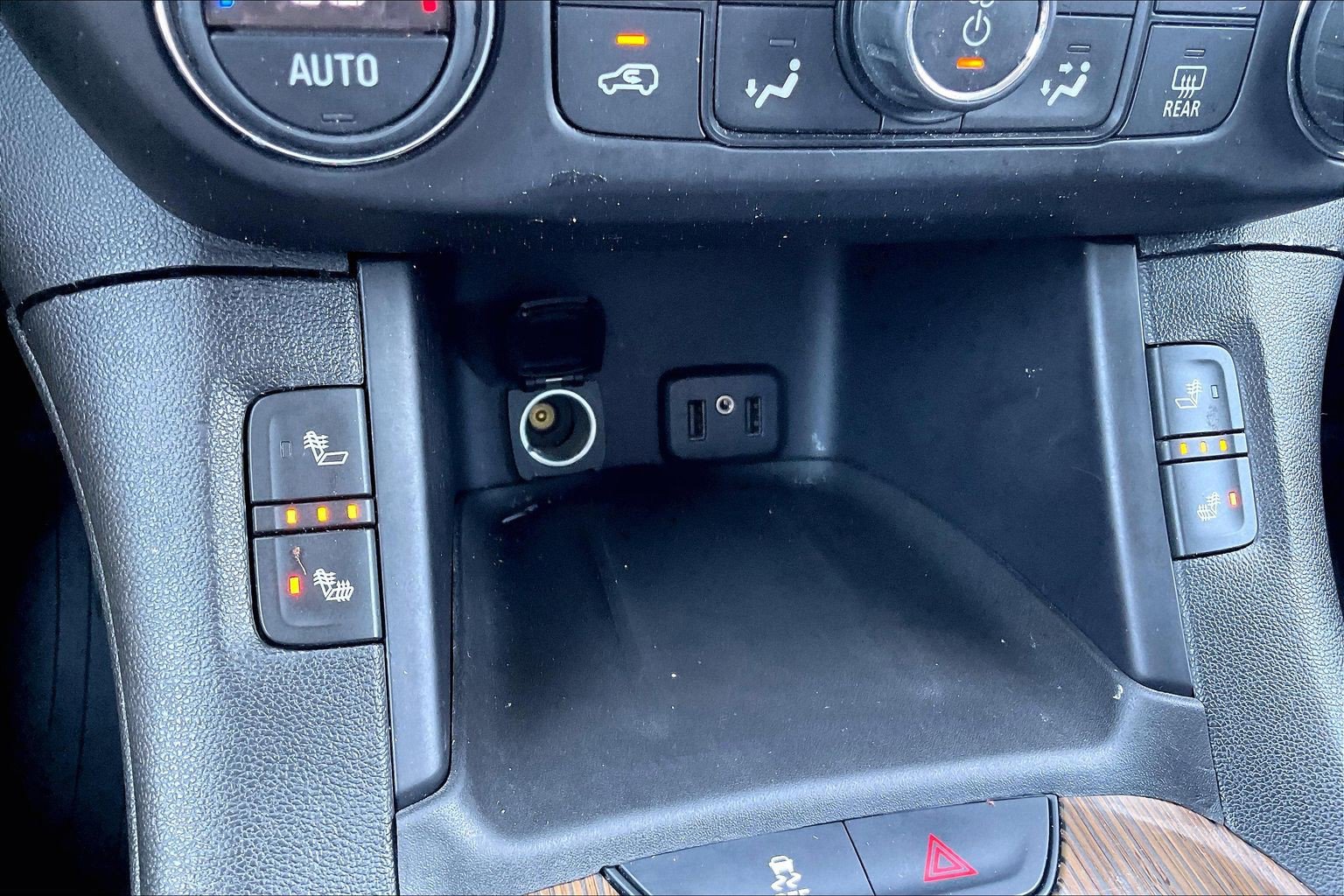 Used 2017 GMC Acadia SLE w/ LPO, Floor Liner Package FWD image 31
