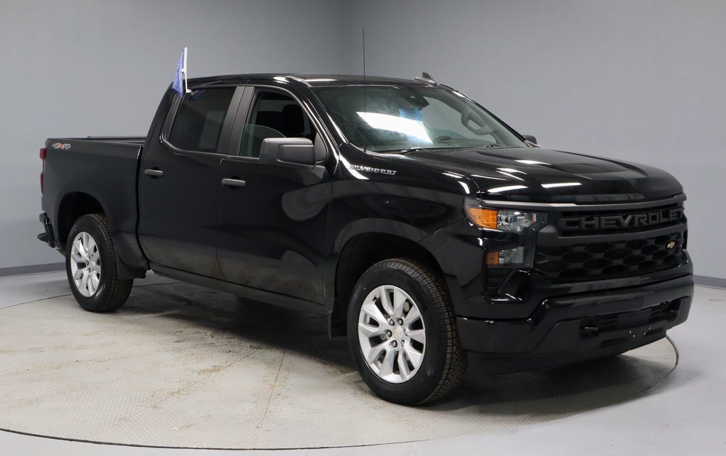 Used 2022 Chevrolet Silverado 1500 Custom image 1