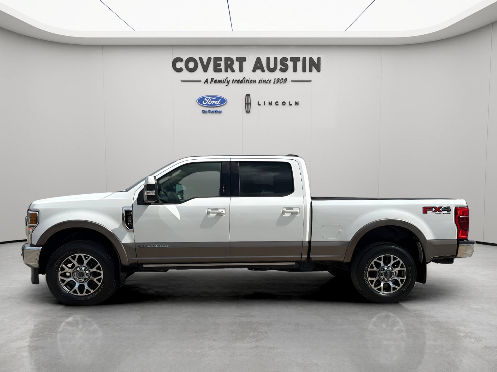 Certified 2022 Ford F350 Lariat AWD/4WD image 3