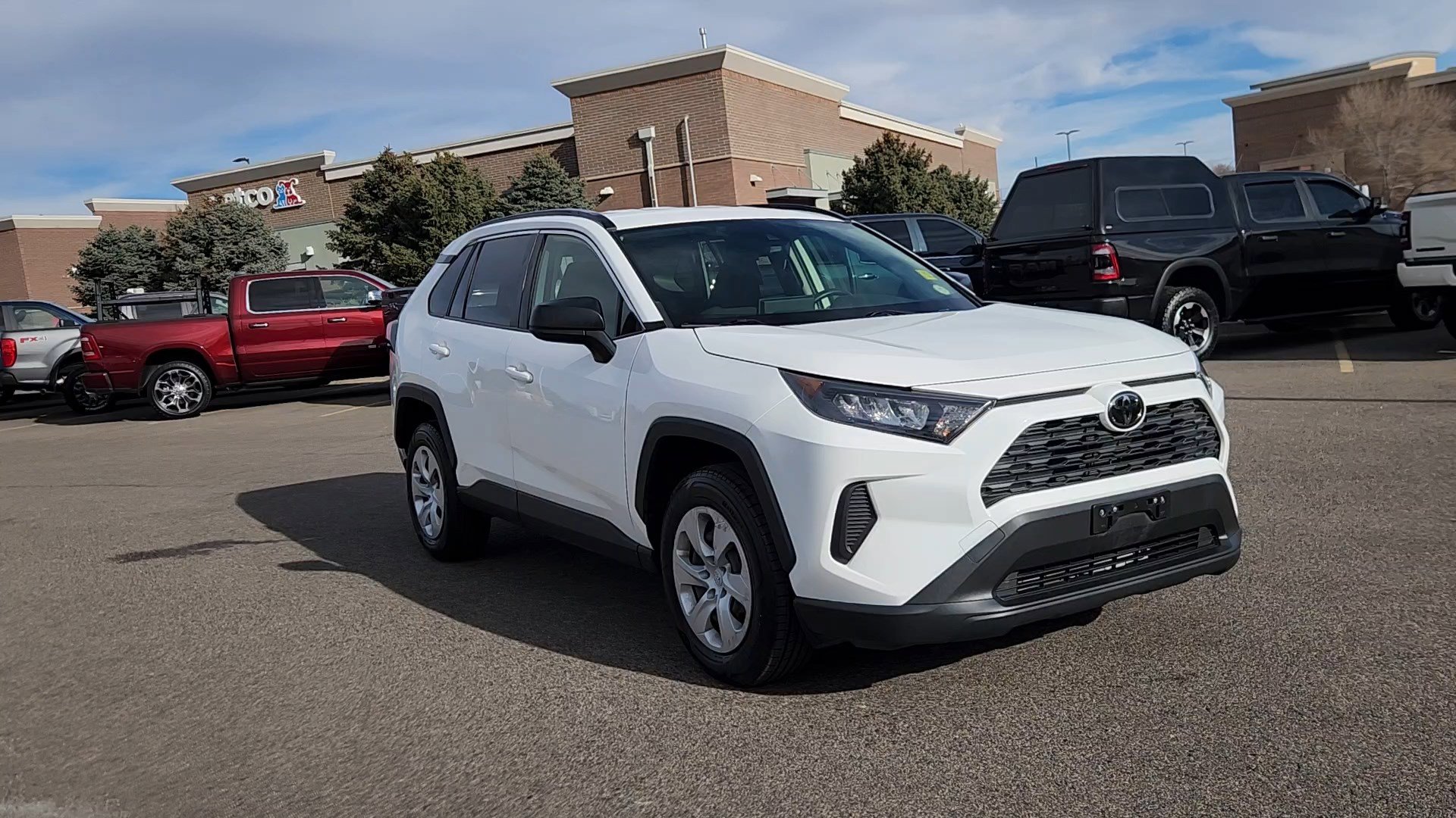 Used 2019 Toyota RAV4 LE image 5