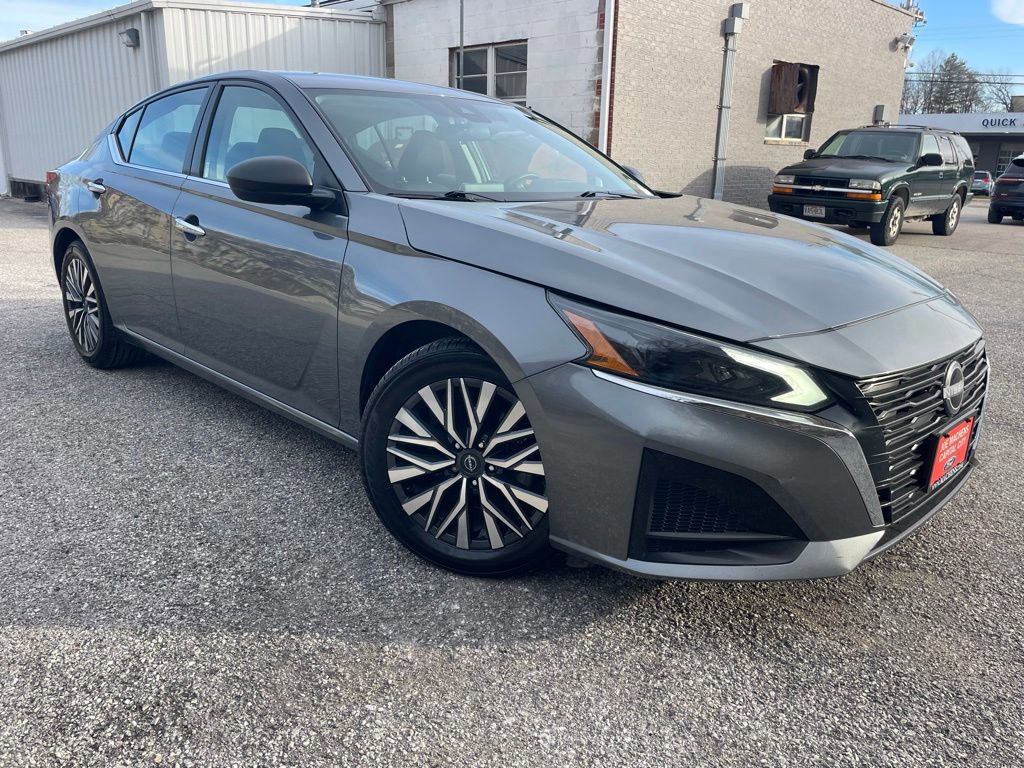 Used 2024 Nissan Altima 2.5 SV image 7