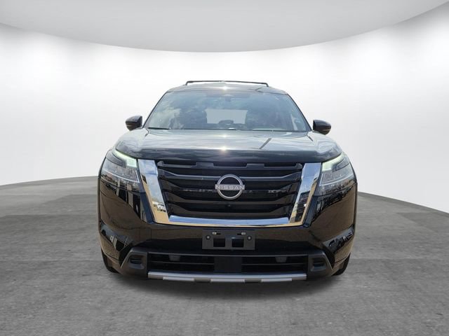 Used 2023 Nissan Pathfinder SL image 2