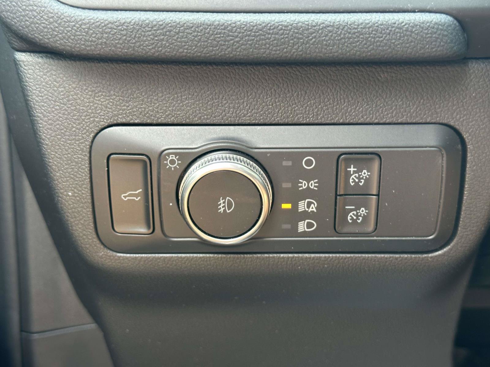 Certified 2022 Ford Escape SEL AWD/4WD image 33