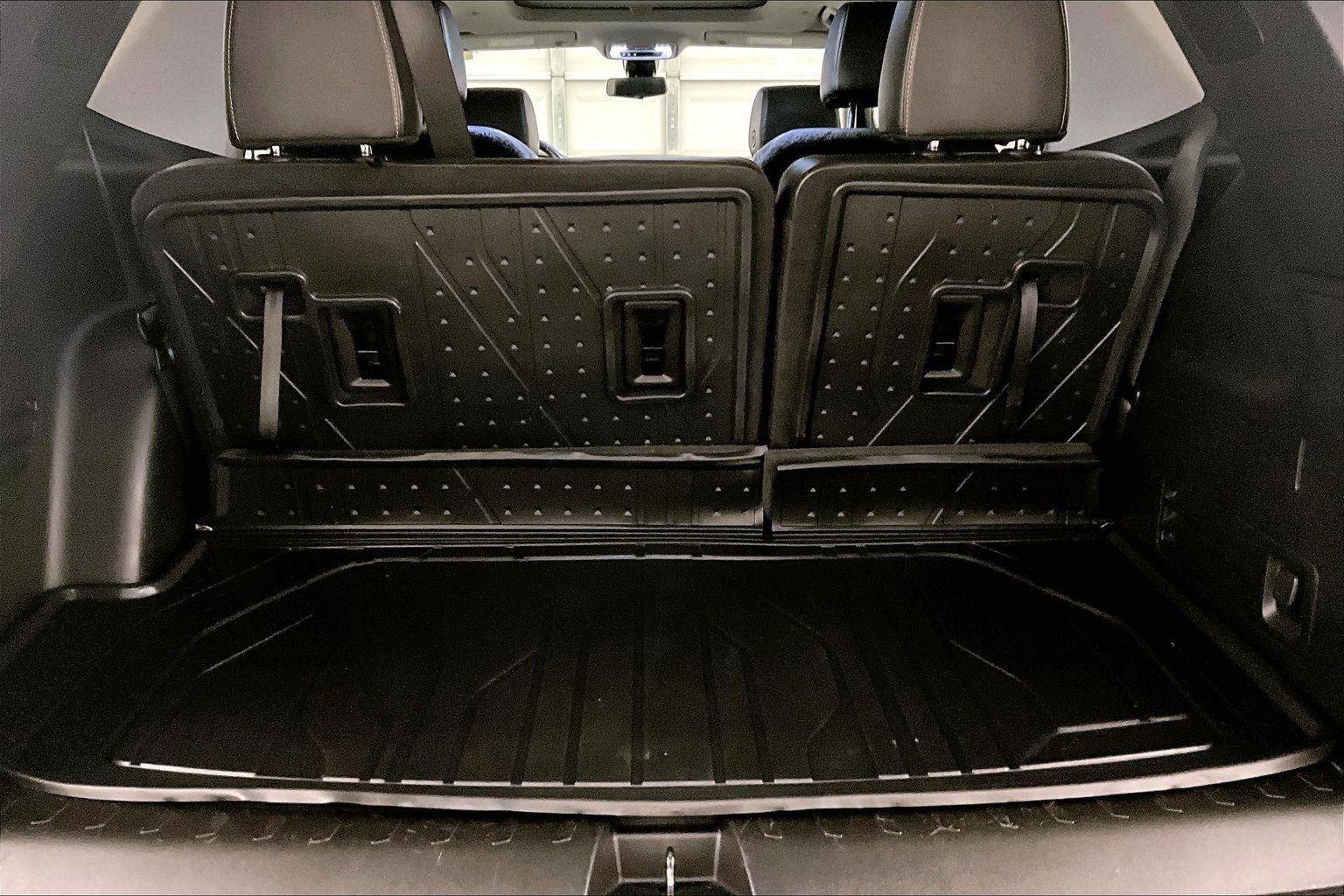 Used 2020 Chevrolet Traverse Premier w/ Redline Edition image 35