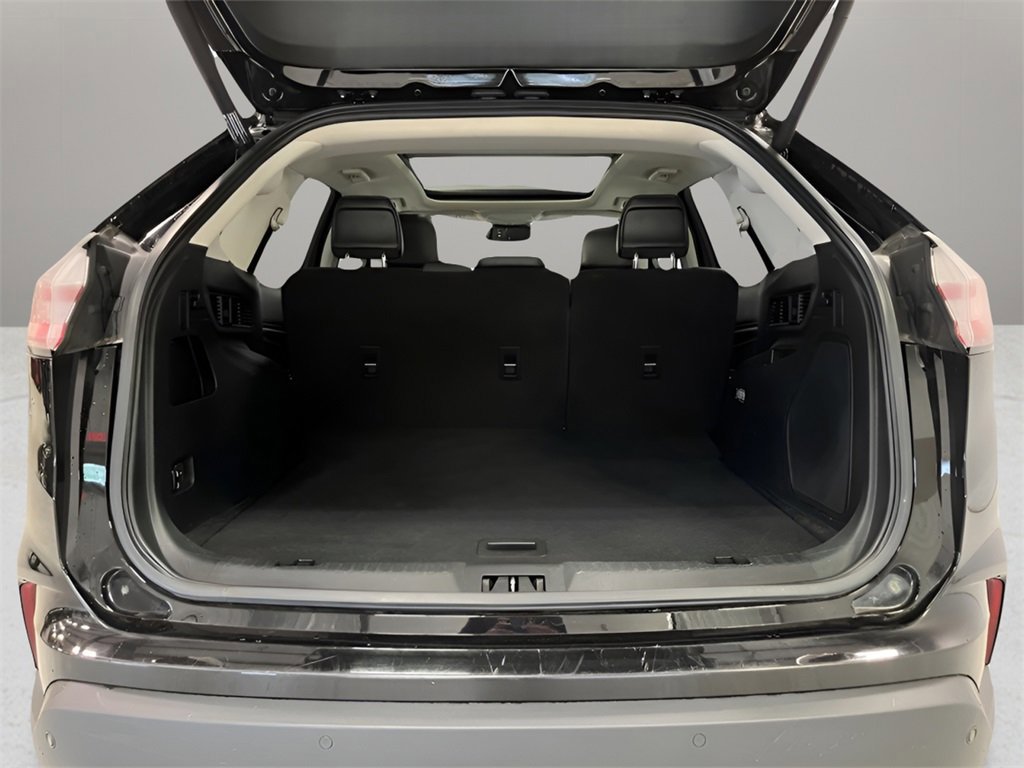 Certified 2021 Ford Edge Titanium w/ Canadian Touring Package image 13