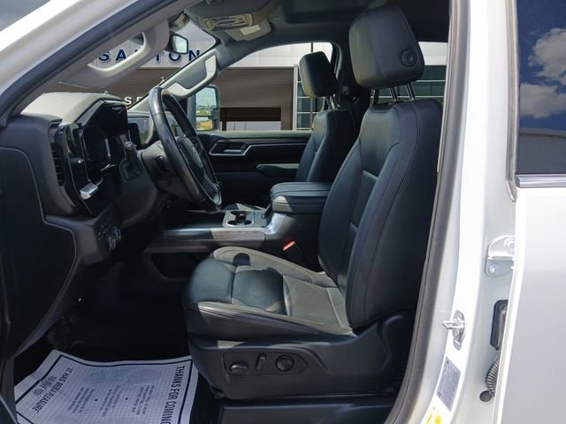 Used 2025 Chevrolet Silverado 2500 LTZ w/ LTZ Convenience Package AWD/4WD image 9