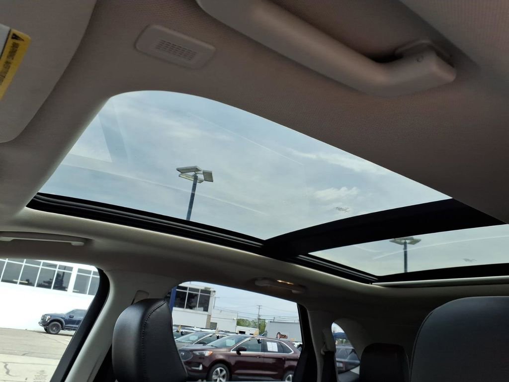 Certified 2023 Ford Edge SEL w/ Convenience Package AWD/4WD image 15