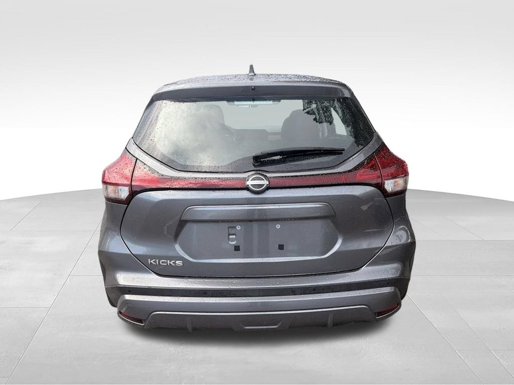 Used 2023 Nissan Kicks S FWD image 5