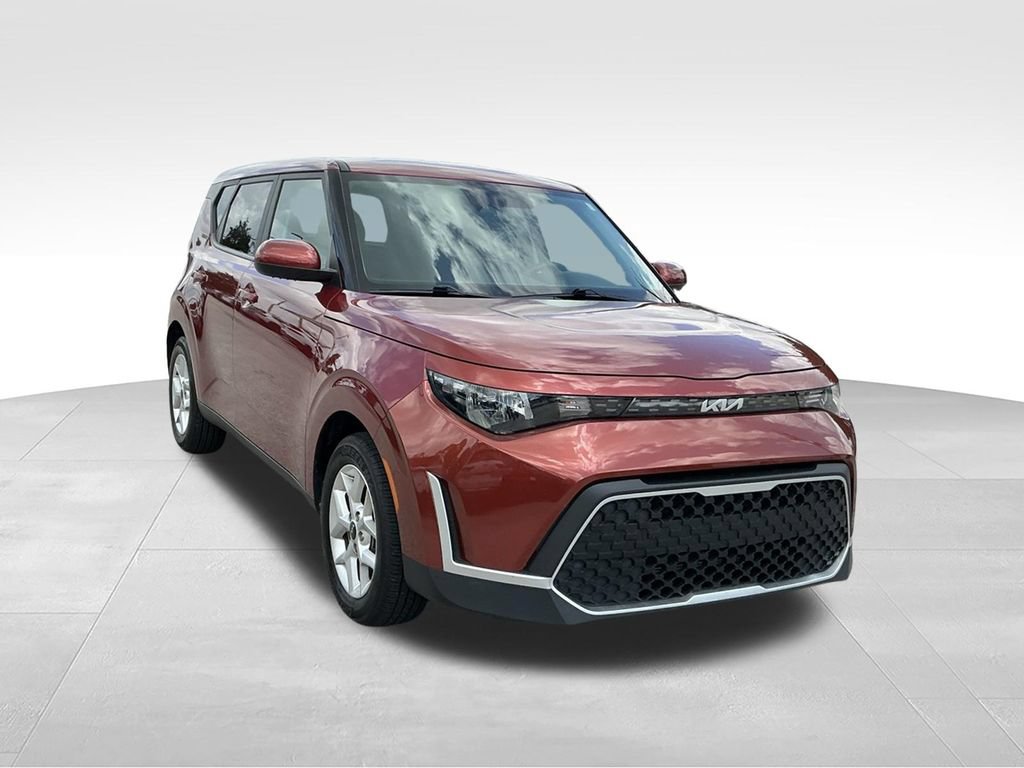 Used 2024 Kia Soul LX w/ Option Group 015 FWD image 14