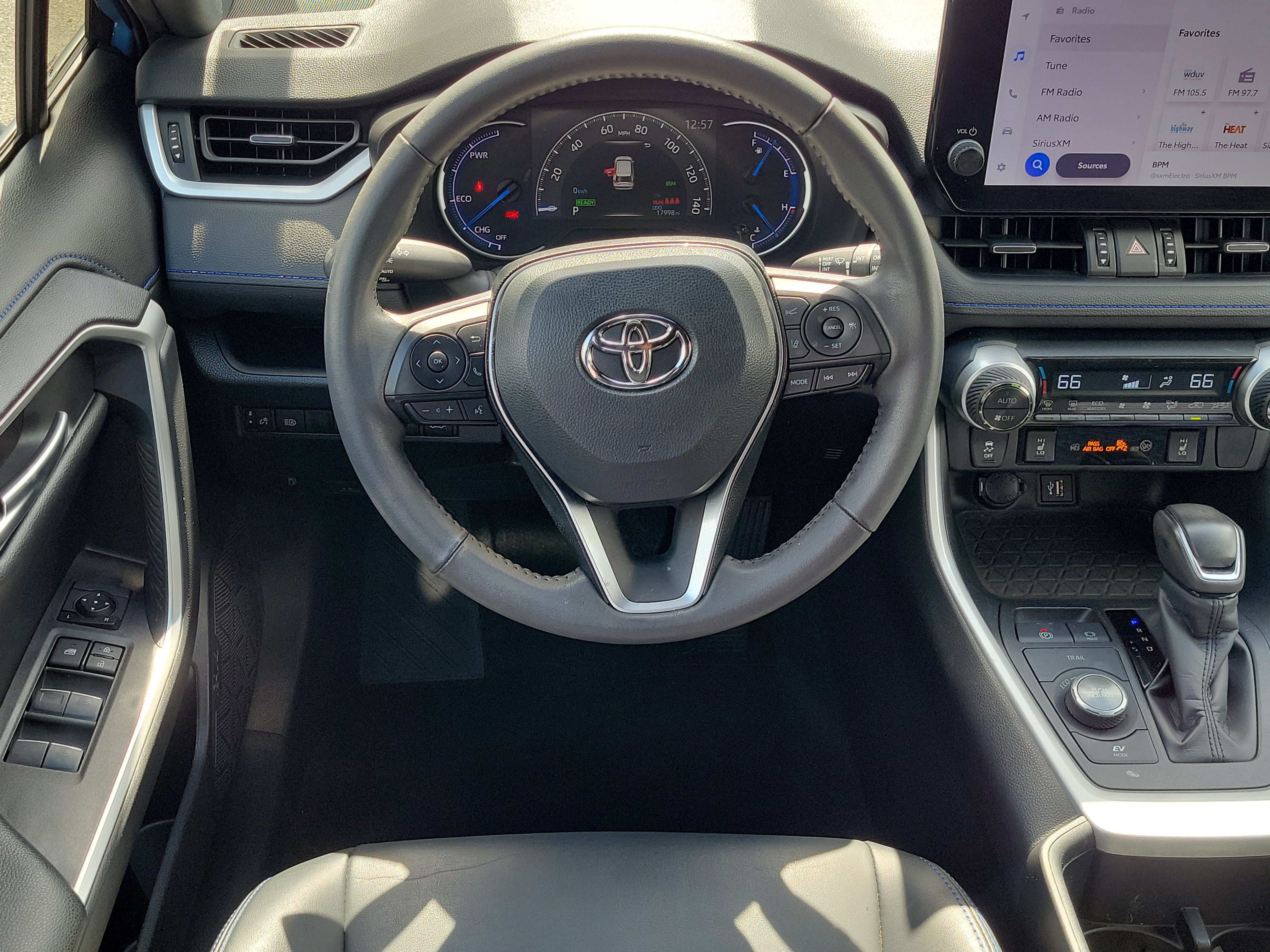 Used 2024 Toyota RAV4 XSE AWD/4WD image 18