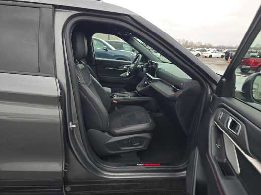 Certified 2025 Ford Explorer ST image 11