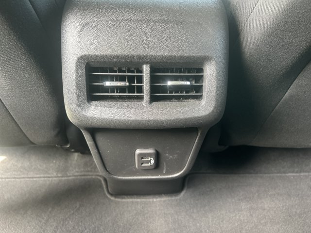 Used 2023 Chevrolet Equinox LT FWD image 23