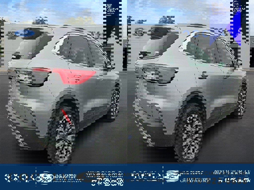 Certified 2022 Ford Escape Titanium image 5