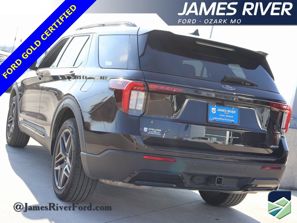 Certified 2025 Ford Explorer ST-Line w/ ST-Line Street Pack image 3