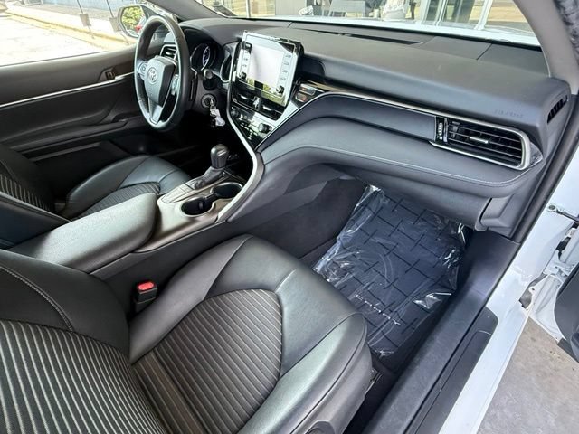 Used 2022 Toyota Camry SE FWD image 17