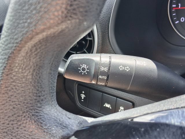 Used 2020 Kia Forte LXS FWD image 31