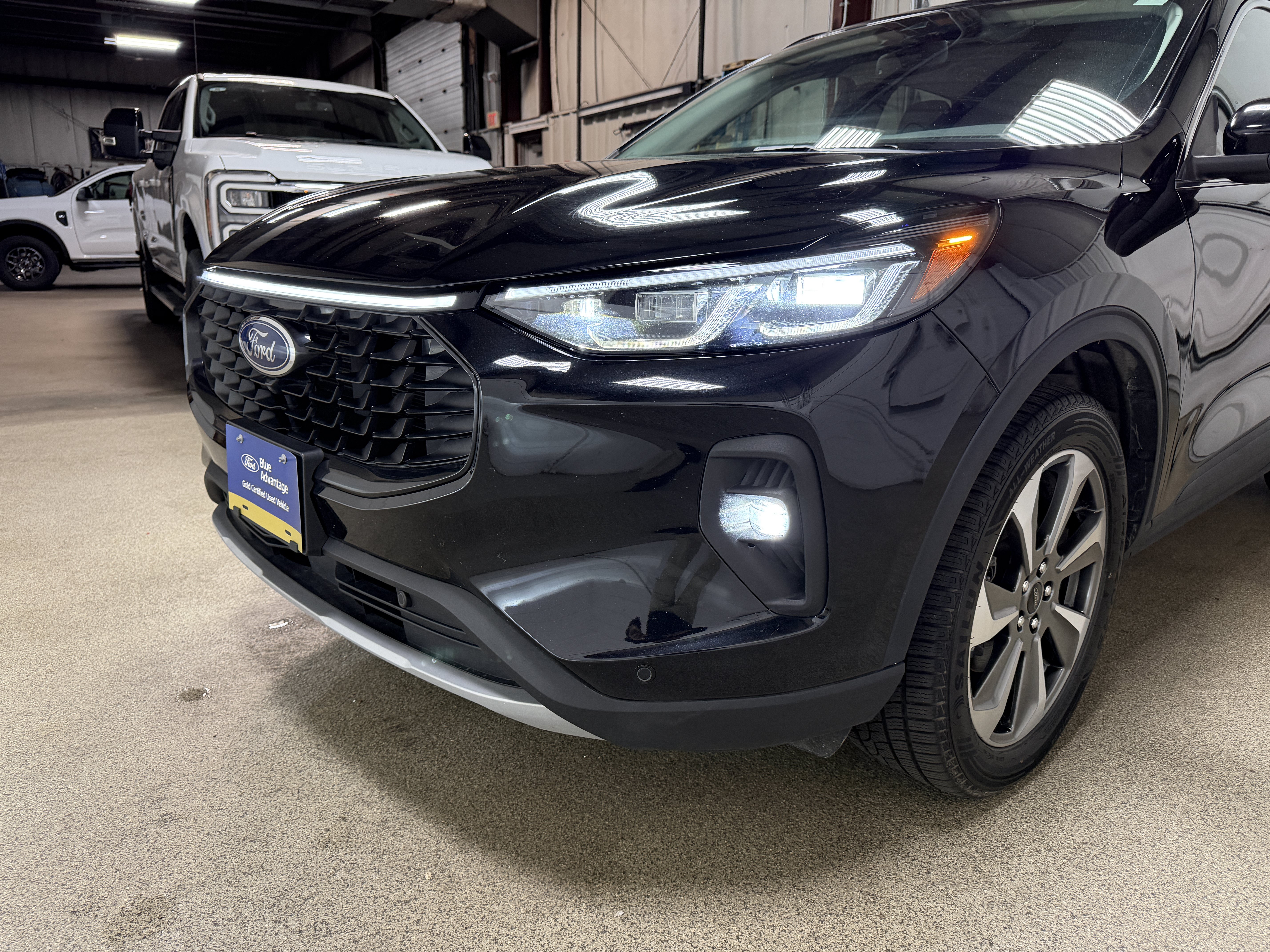 Certified 2024 Ford Escape Platinum AWD/4WD image 33