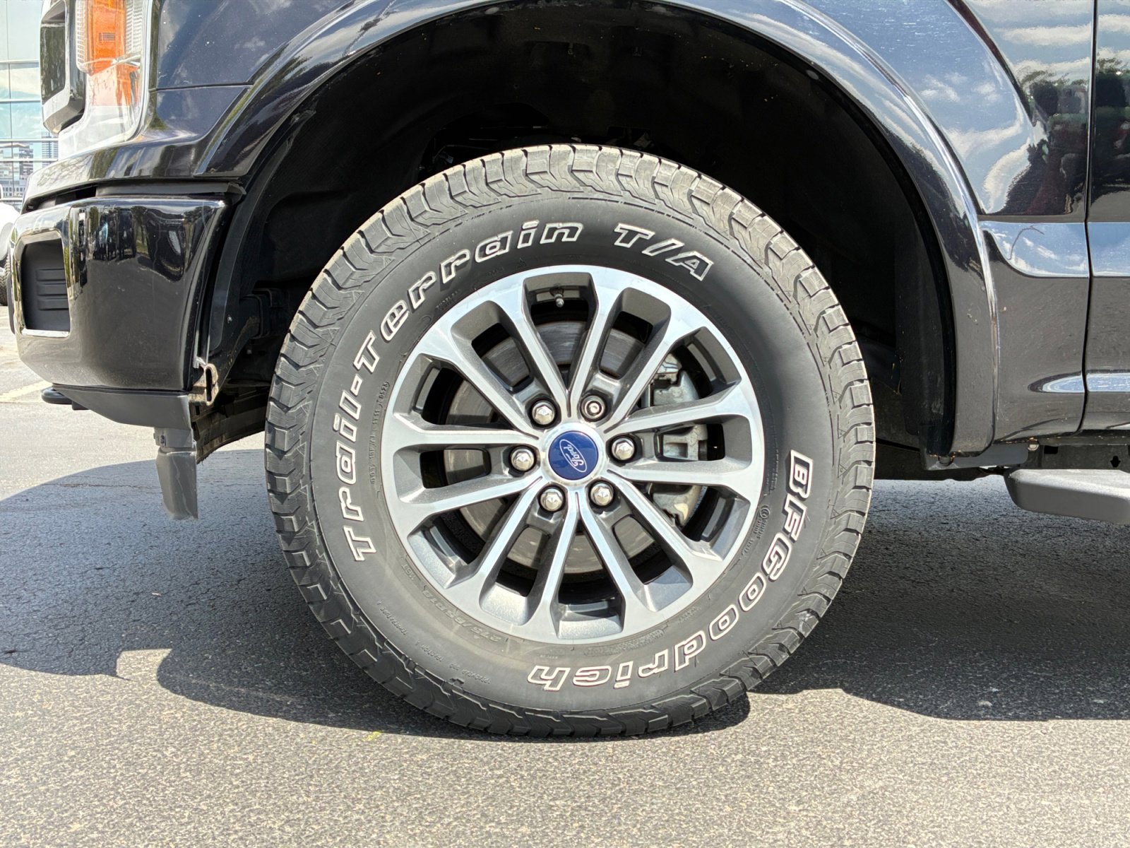 Certified 2019 Ford F150 XLT w/ Equipment Group 302A Luxury AWD/4WD image 26