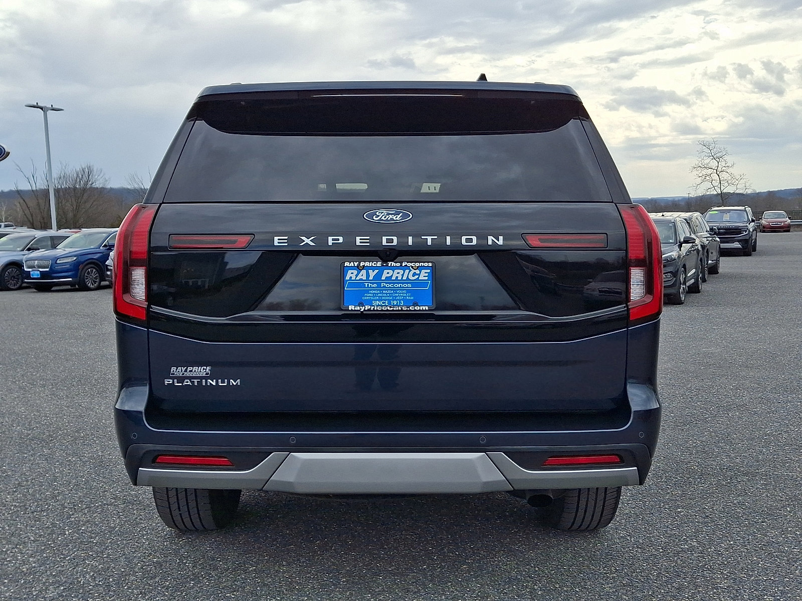 Certified 2025 Ford Expedition Platinum image 3