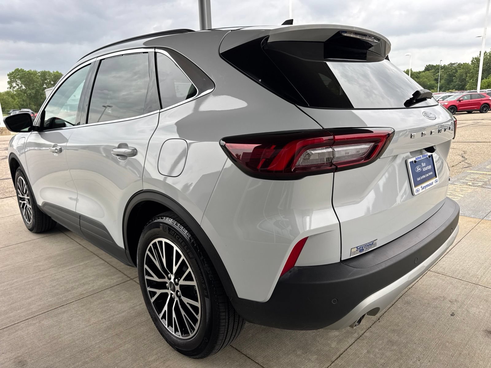 Certified 2025 Ford Escape SE FWD image 5