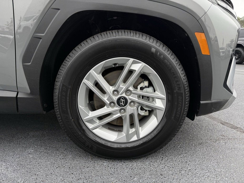 Used 2025 Hyundai Tucson SE image 32