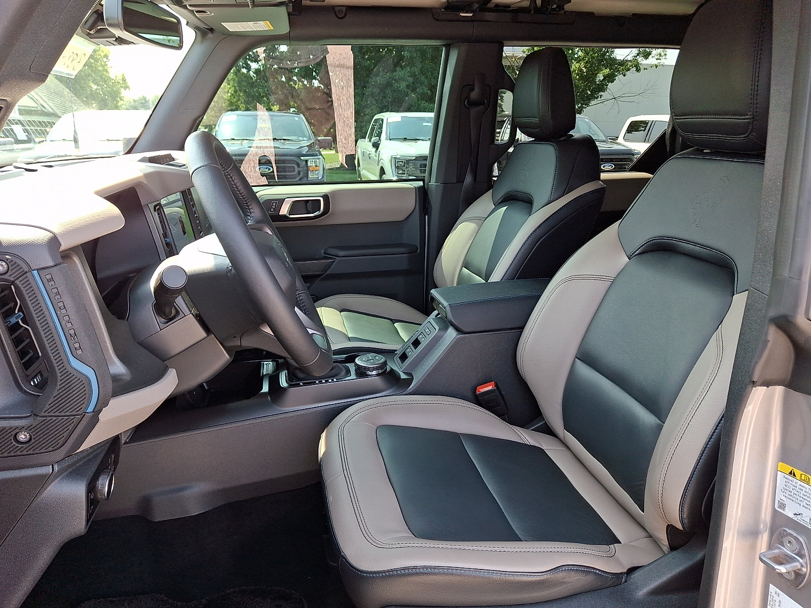 Certified 2024 Ford Bronco Wildtrak AWD/4WD image 16