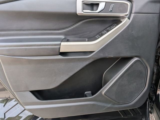 Certified 2022 Ford Explorer XLT w/ Equipment Group 202A AWD/4WD image 15