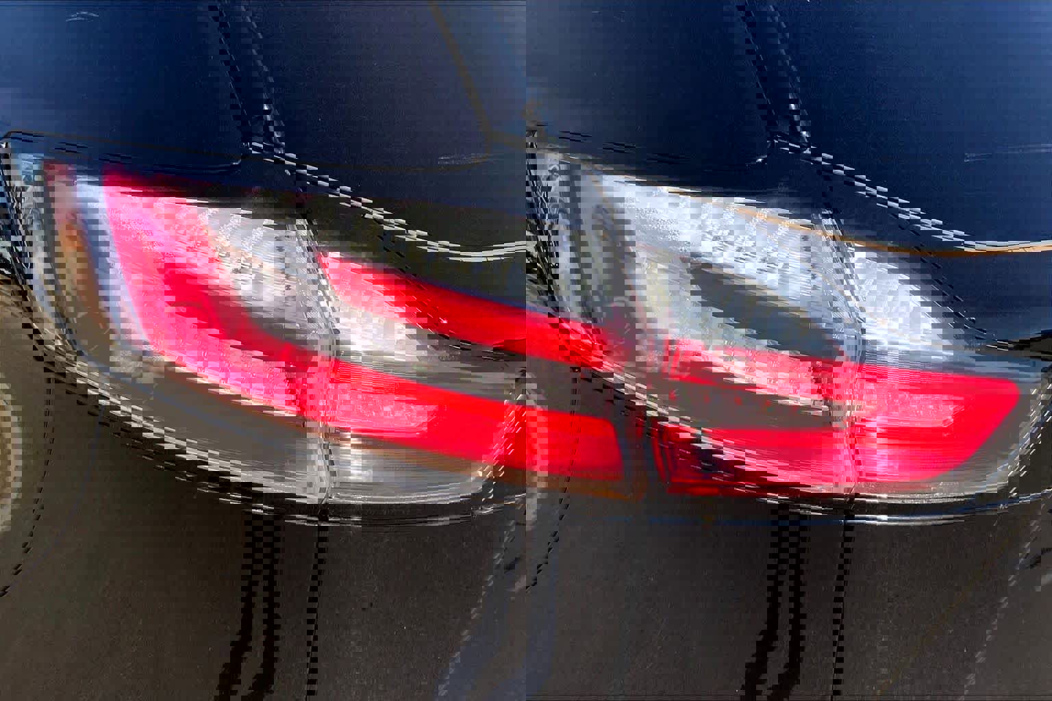 Certified 2020 Ford Edge ST w/ Cold Weather Package image 28