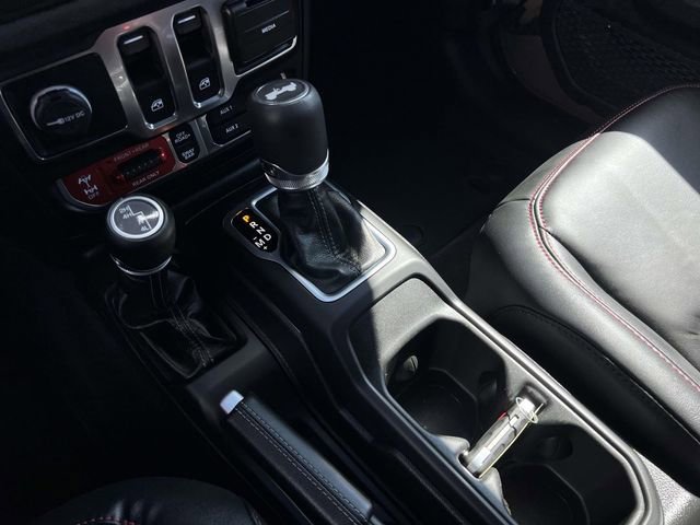 Used 2025 Jeep Wrangler Rubicon w/ Convenience Group image 23