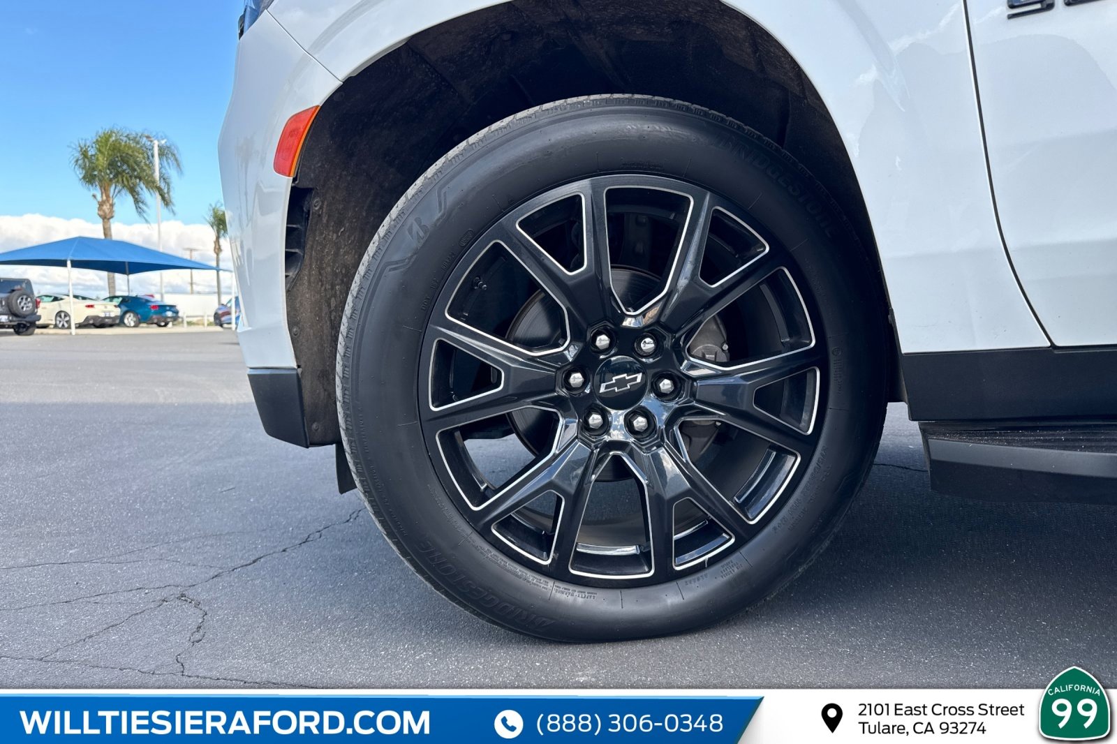 Used 2023 Chevrolet Suburban RST w/ Luxury Package image 12