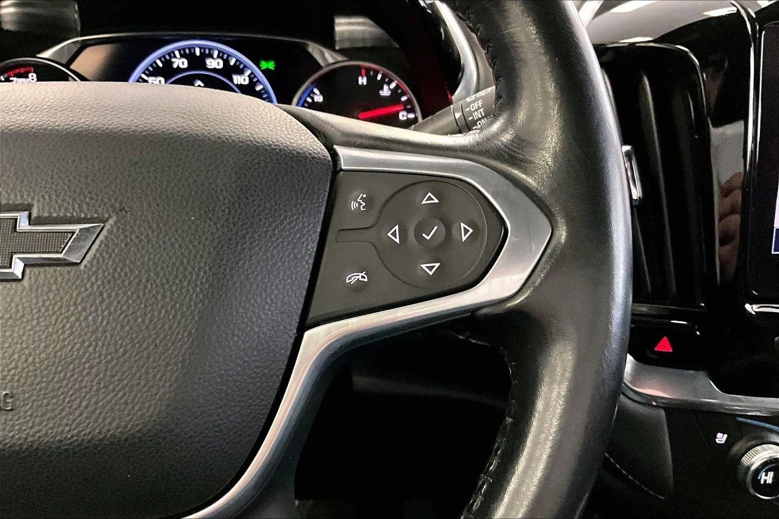 Used 2022 Chevrolet Traverse Premier w/ Redline Edition image 18