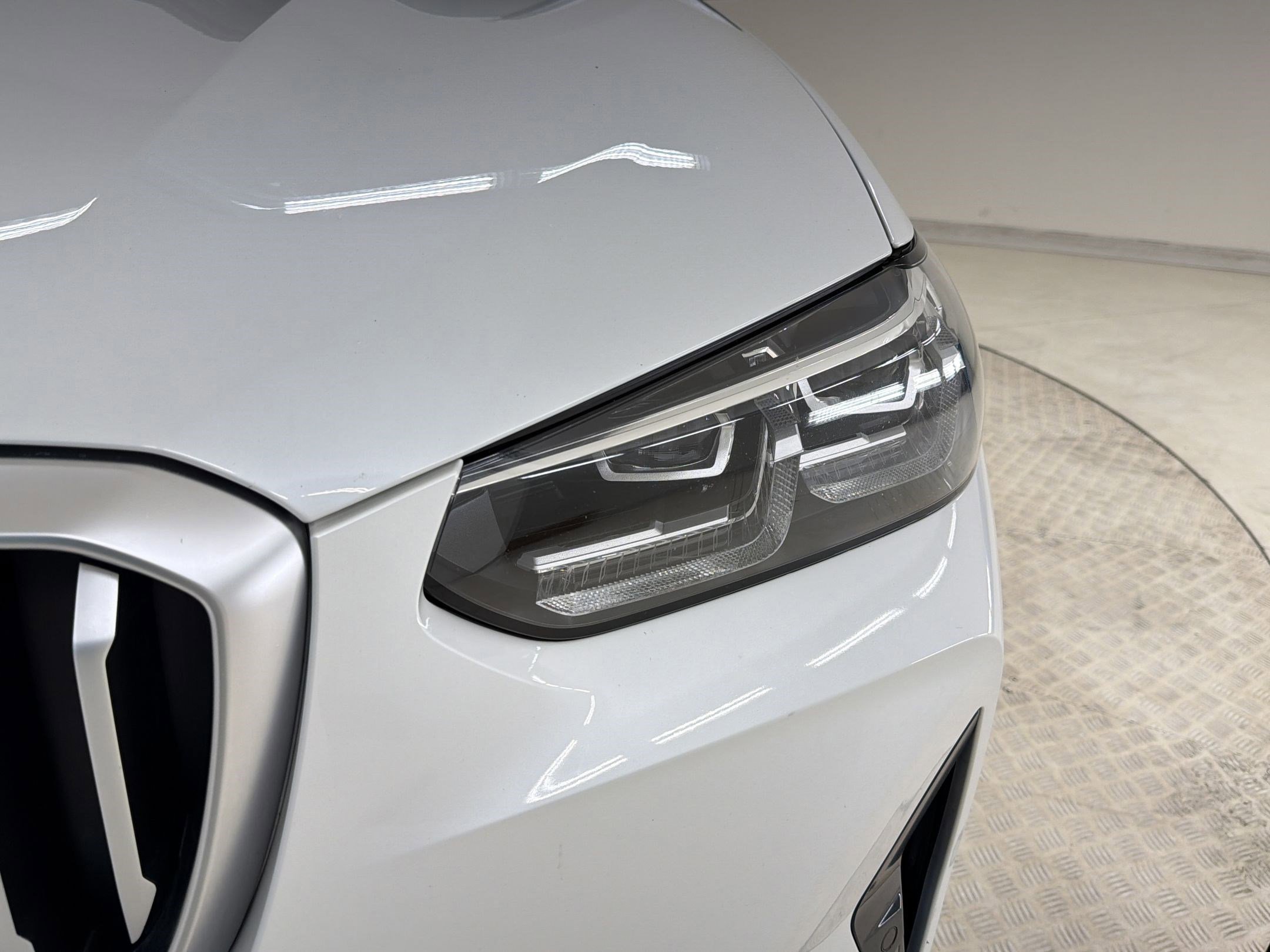 Used 2023 BMW X3 sDrive30i w/ Premium Package image 11