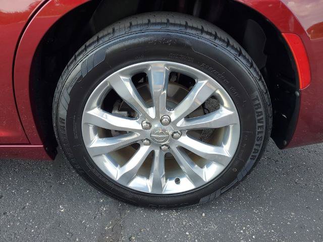 Used 2017 Chrysler 300 C w/ Safetytec Plus Group AWD/4WD image 30