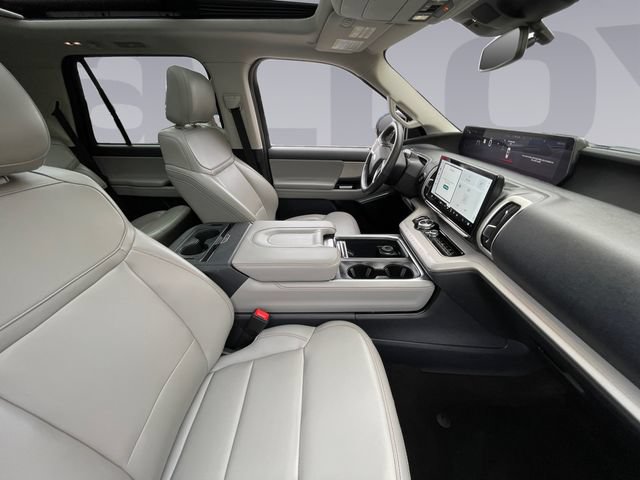 Certified 2025 Ford Expedition Active AWD/4WD image 17