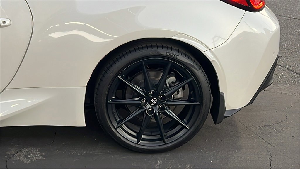 Used 2022 Toyota GR86 Premium image 5