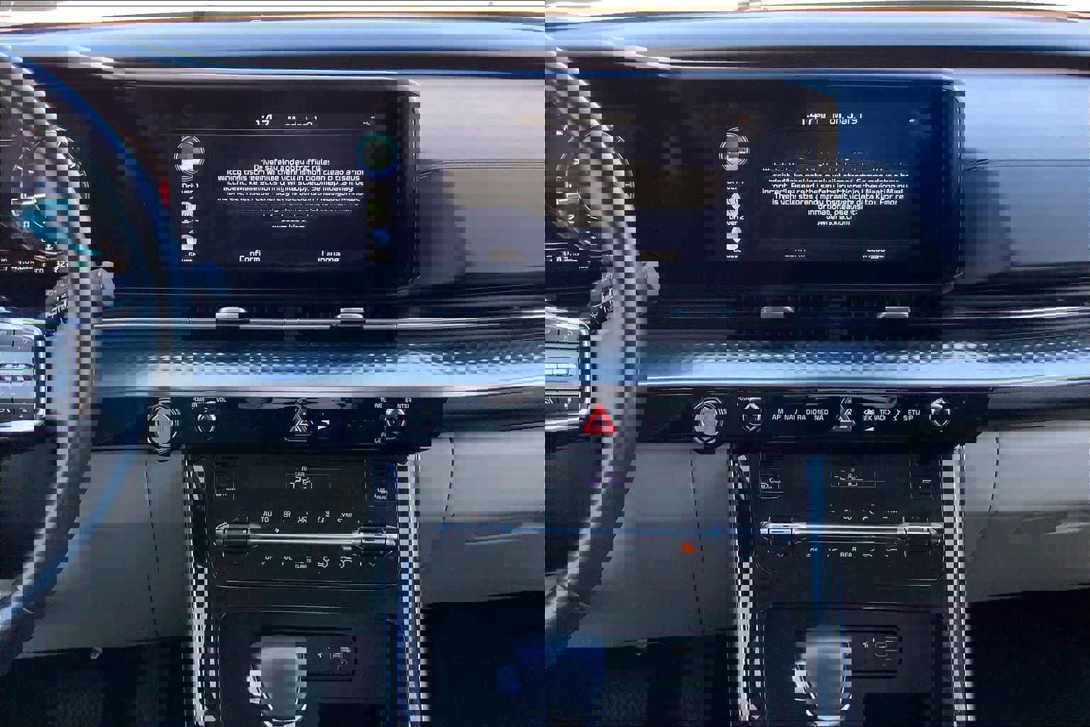 Used 2022 Kia Carnival SX Prestige image 8