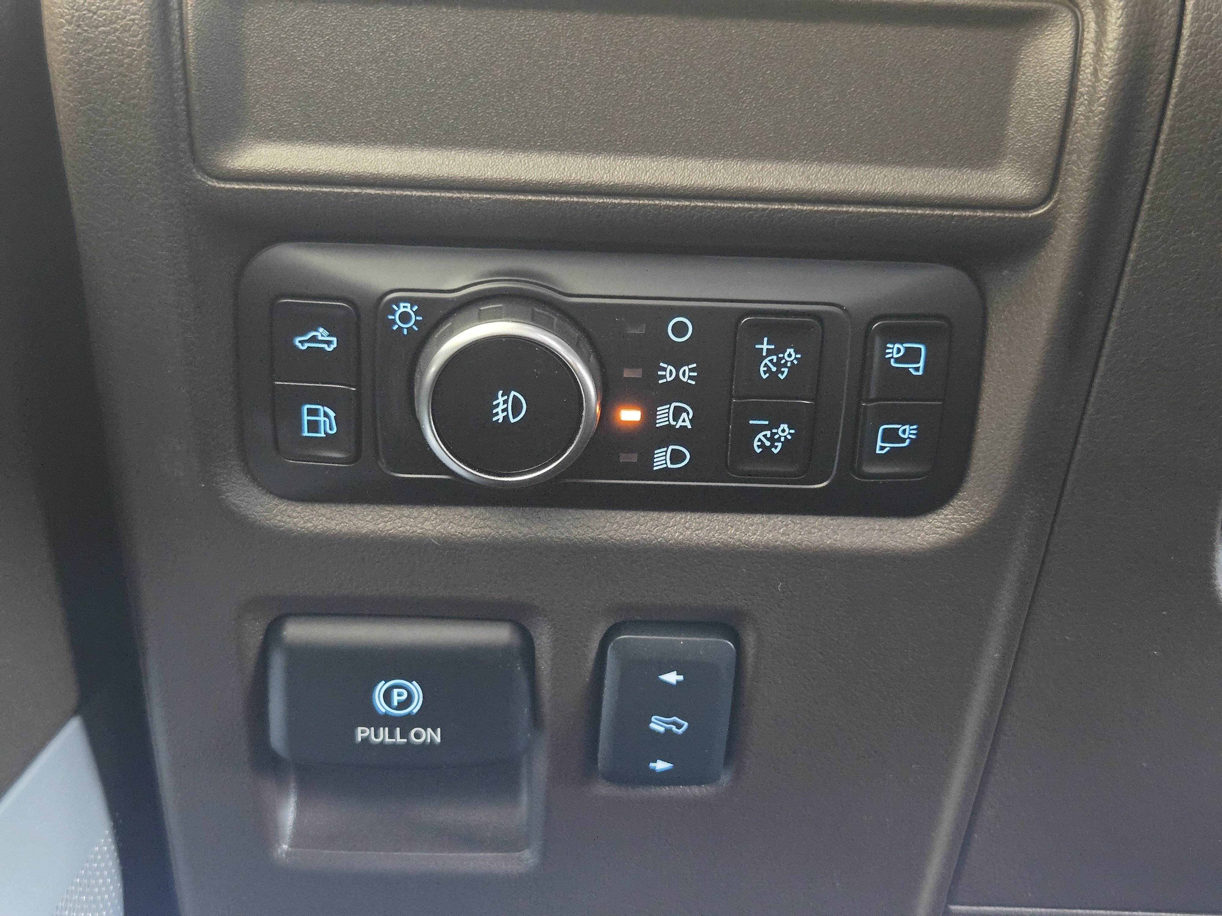 Certified 2025 Ford F150 King Ranch w/ FX4 Off-Road Package AWD/4WD image 17